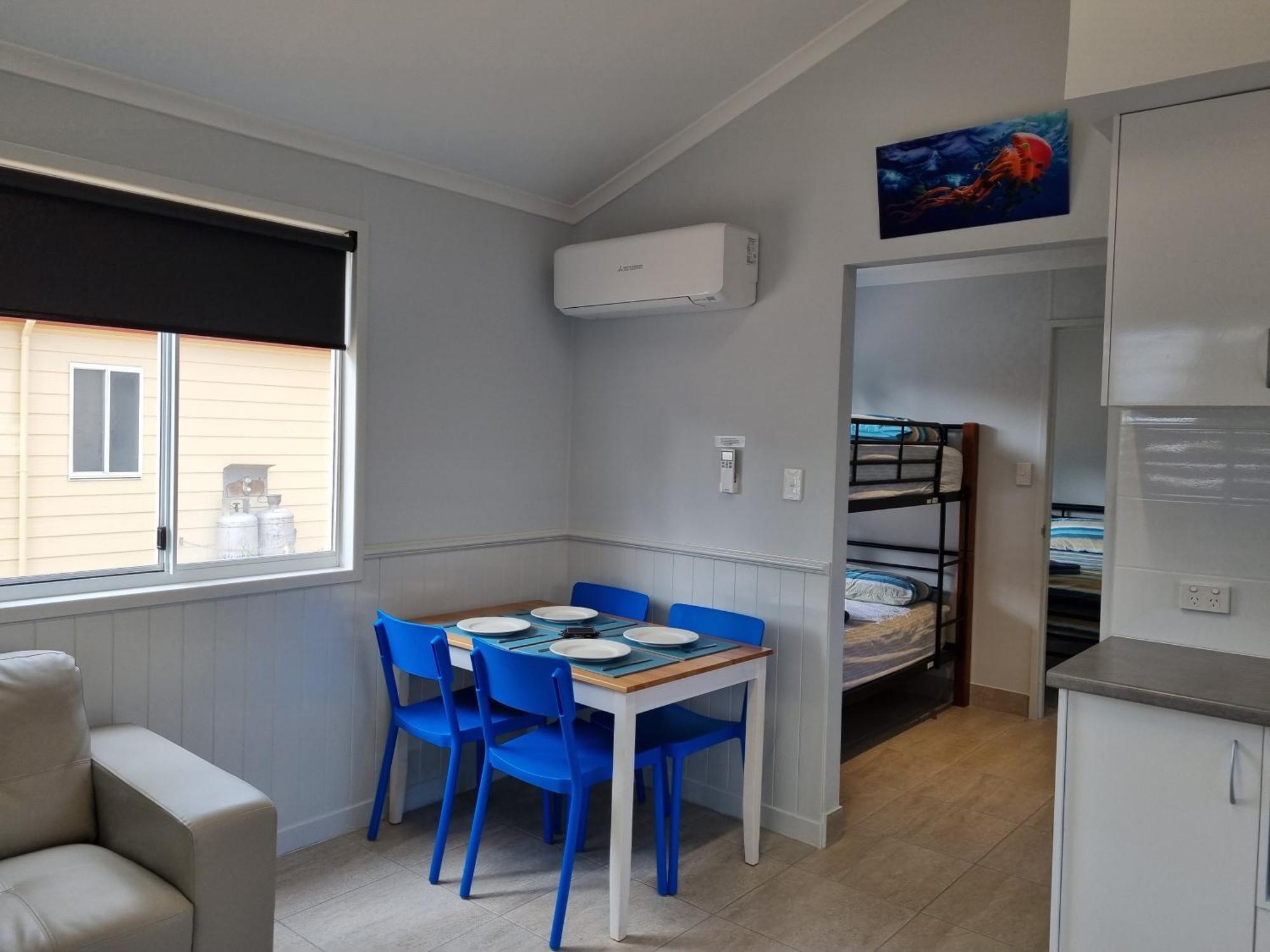 Peoples Park Apartment Корал Бей Екстериор снимка