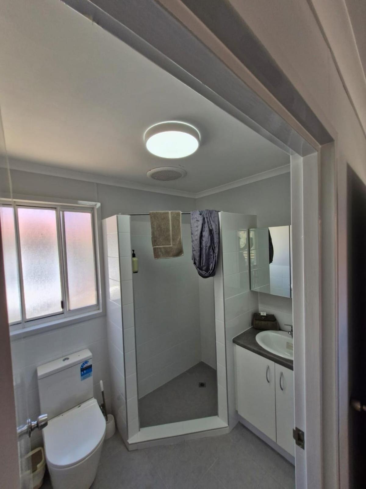 Peoples Park Apartment Корал Бей Екстериор снимка