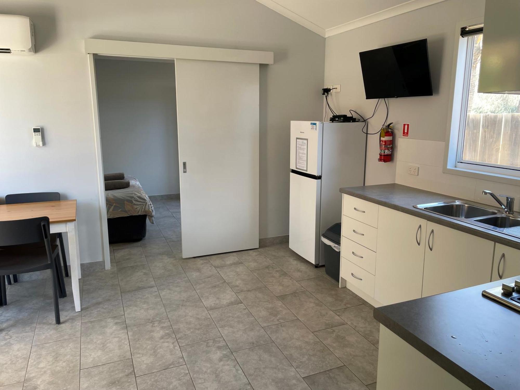 Peoples Park Apartment Корал Бей Екстериор снимка