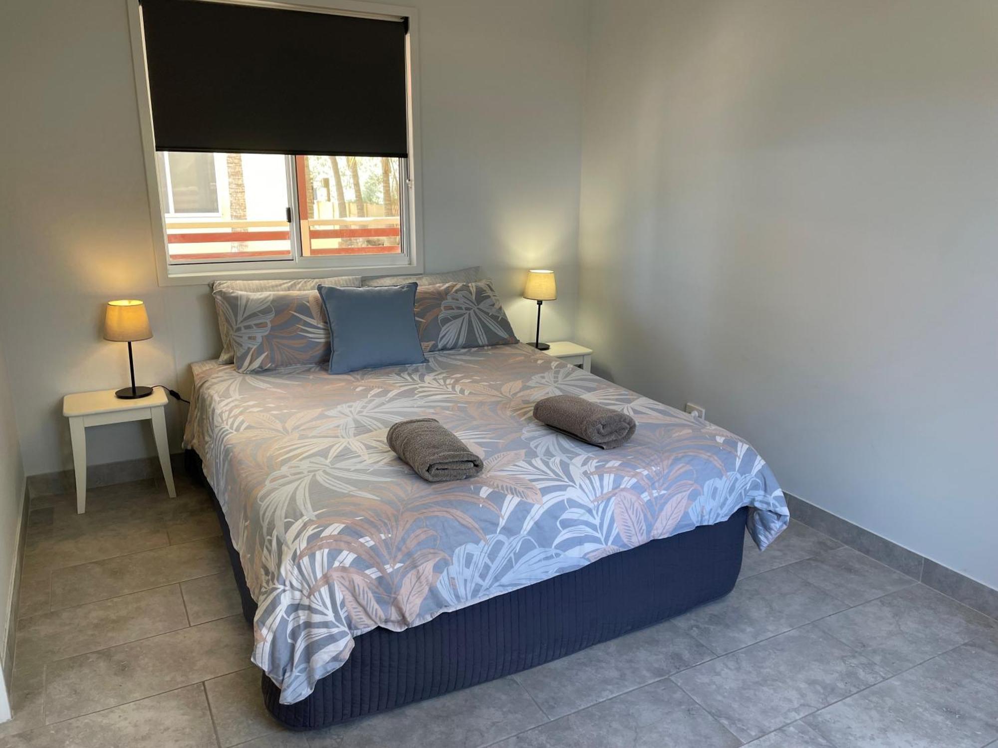 Peoples Park Apartment Корал Бей Екстериор снимка
