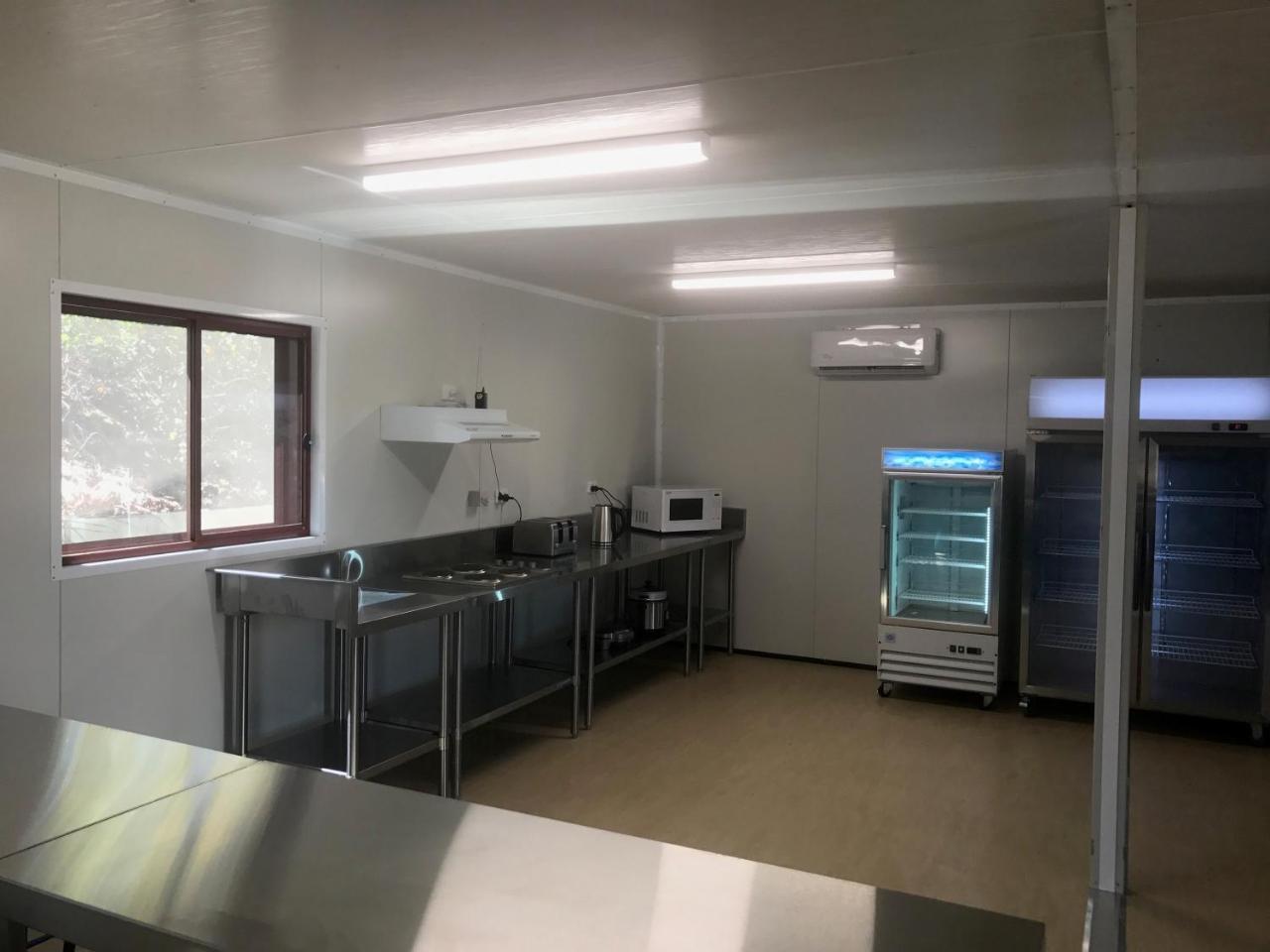Peoples Park Apartment Корал Бей Екстериор снимка